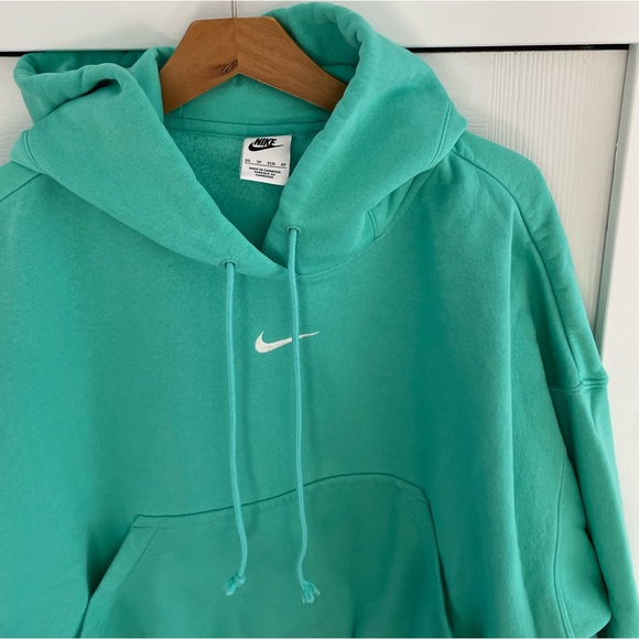 Women’s Nike cropped oversized Hoodie - Picture 3 of 4